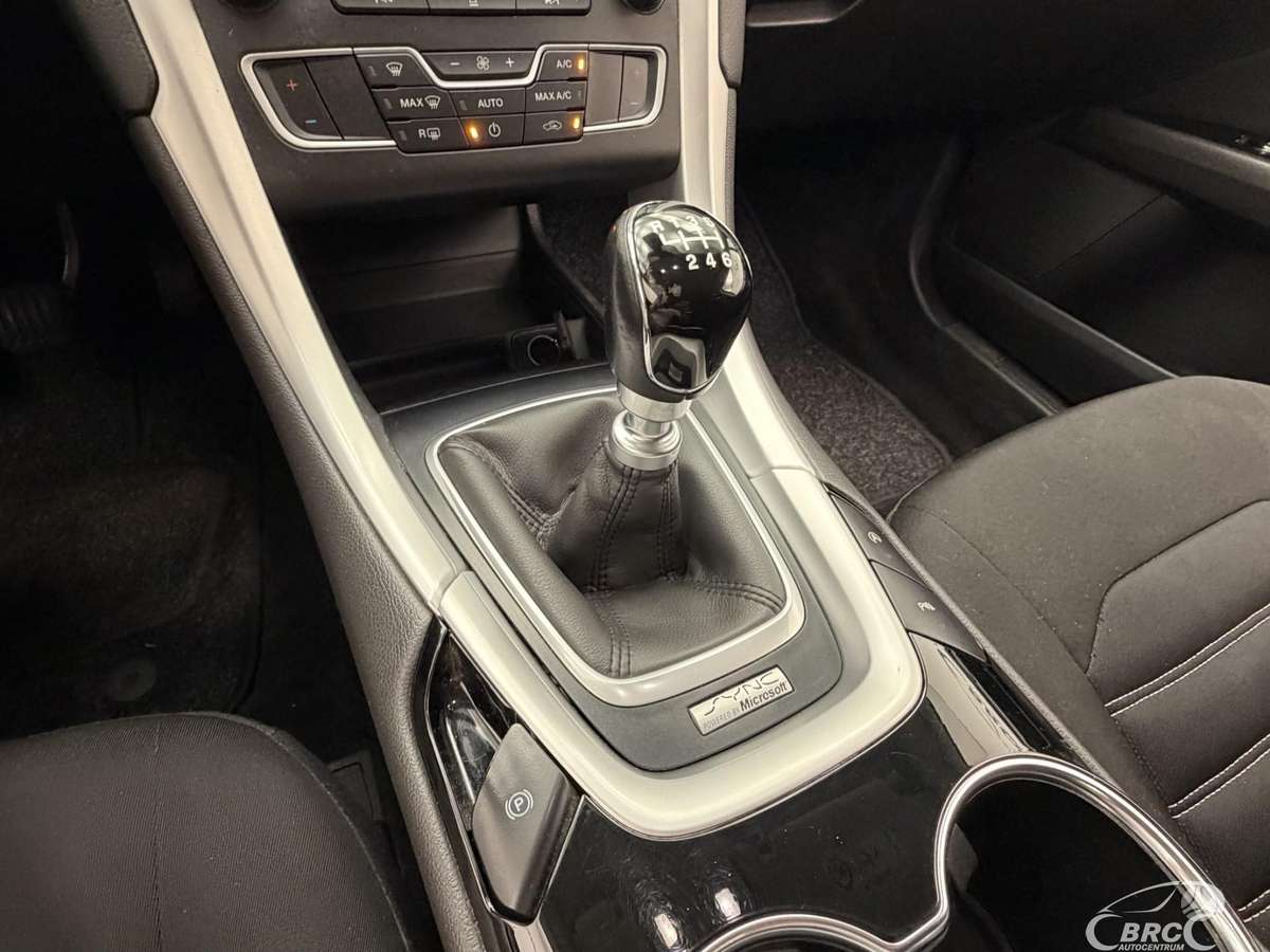 Ford Mondeo, 1.5 l., hatchback