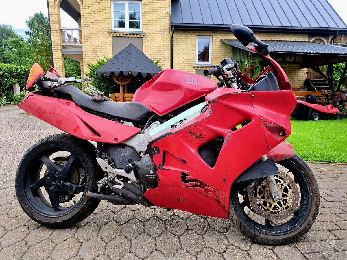Honda VFR (Crosstourer / Crossrunner), superbikes