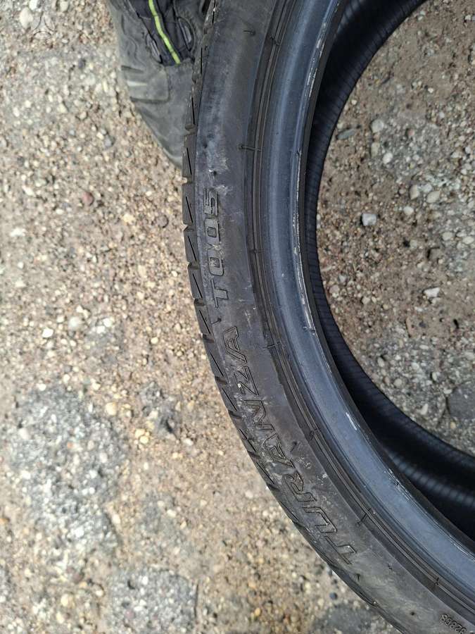 Bridgestone, vasaras 235/35 R19