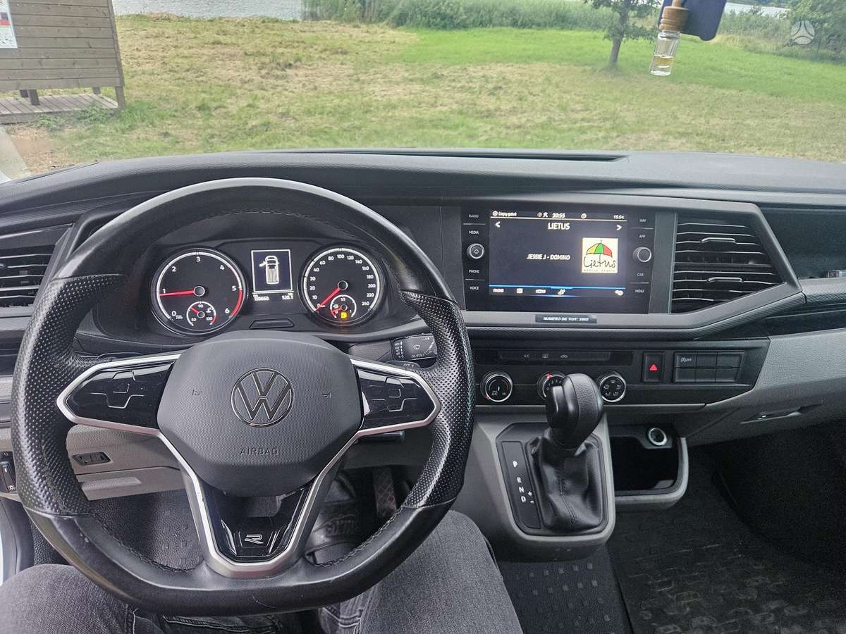 Volkswagen Multivan - 11