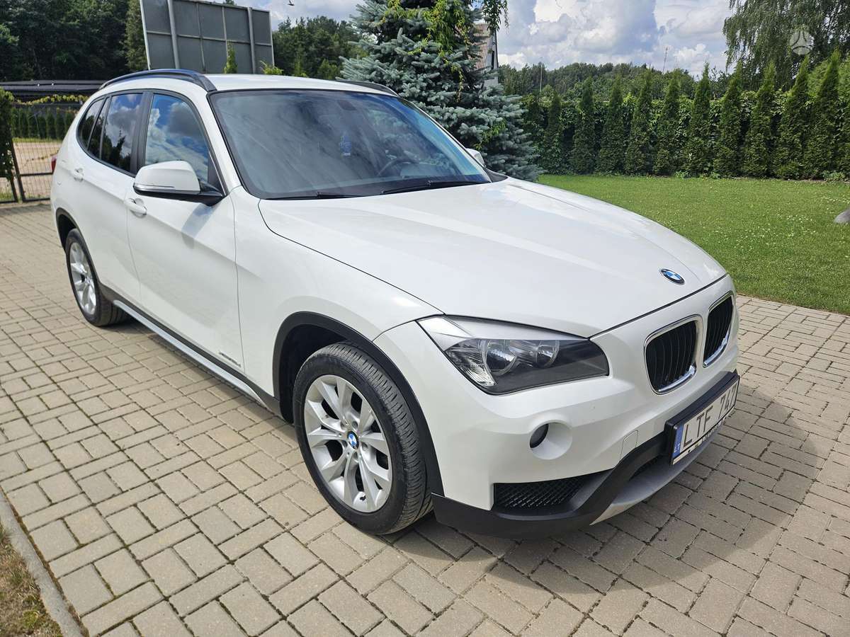 BMW X1, 2.0 l., Внедорожник / Кроссовер
