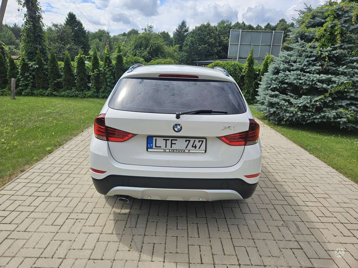 BMW X1, 2.0 l., Внедорожник / Кроссовер