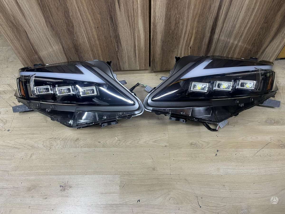 Lexus RX 450h lights