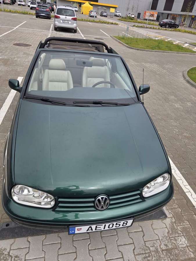 Volkswagen Golf - 10