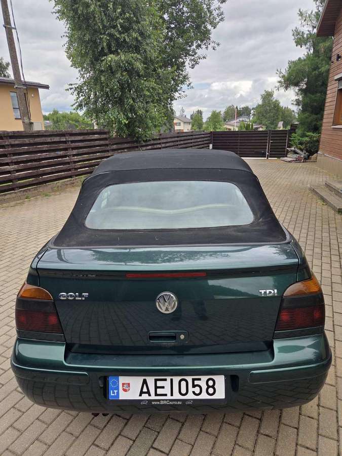Volkswagen Golf - 8