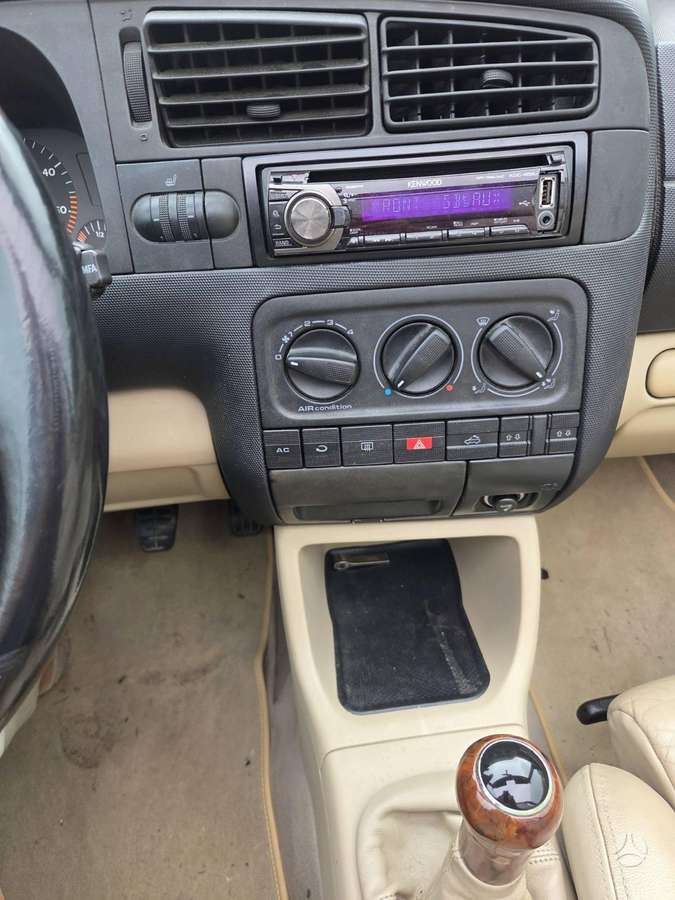 Volkswagen Golf - 12
