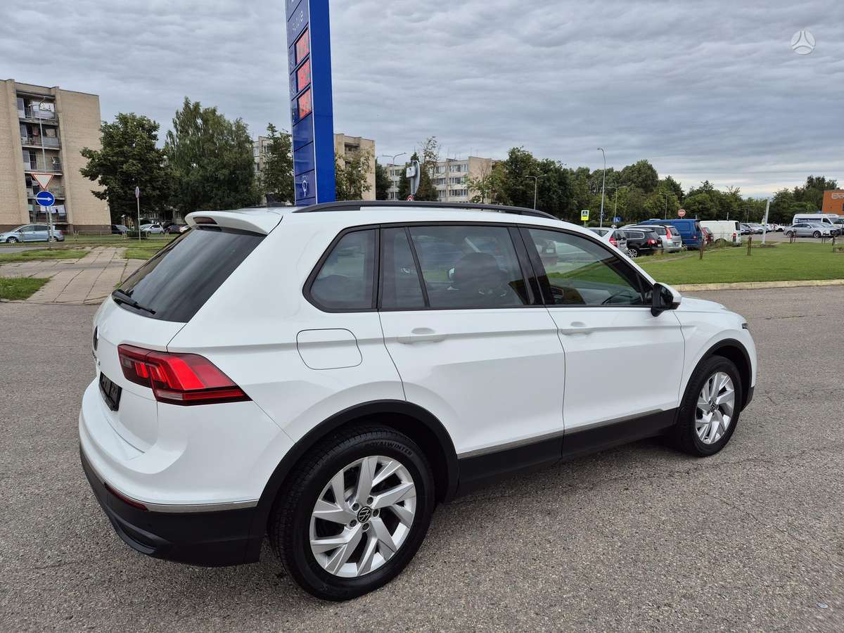 Volkswagen Tiguan - 5