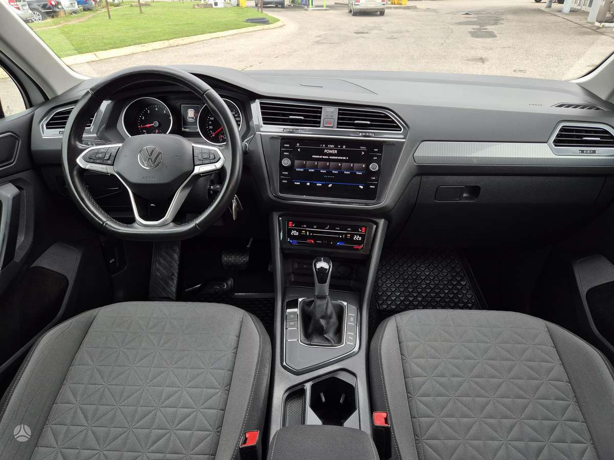 Volkswagen Tiguan - 12