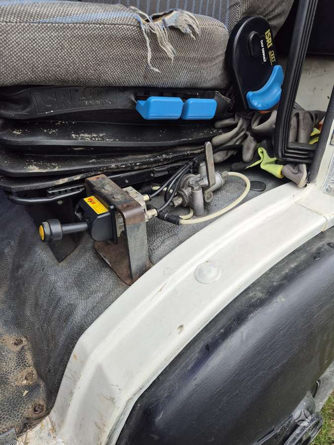 DAF FA1700, savivarčiai su kranu