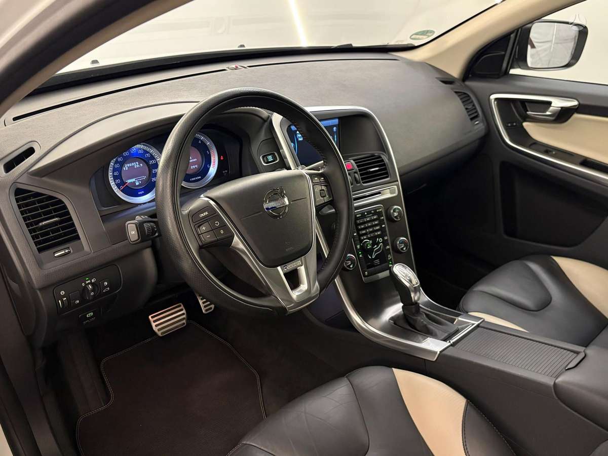 Volvo XC60 - 2