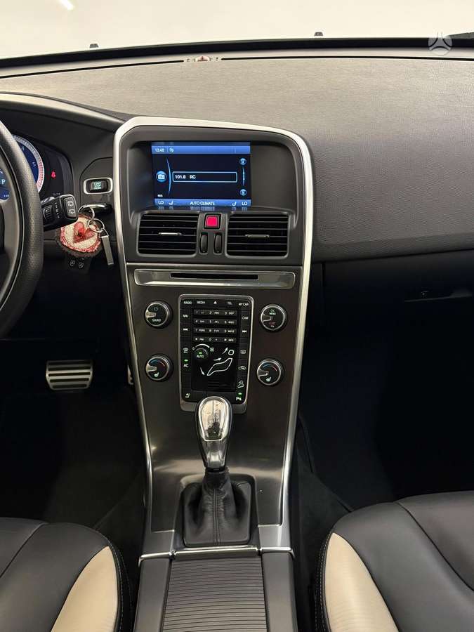 Volvo XC60 - 11