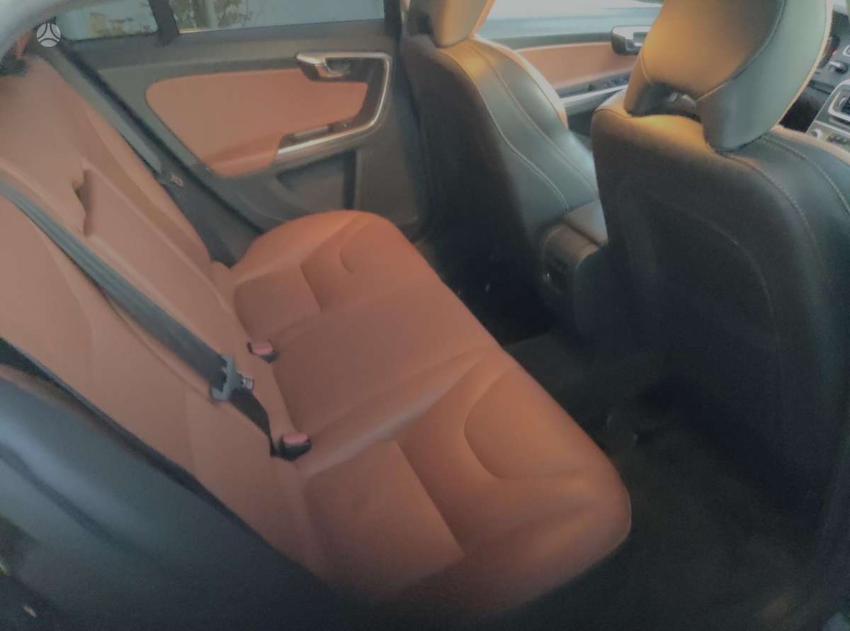 Volvo V60, 2.4 l., hatchback