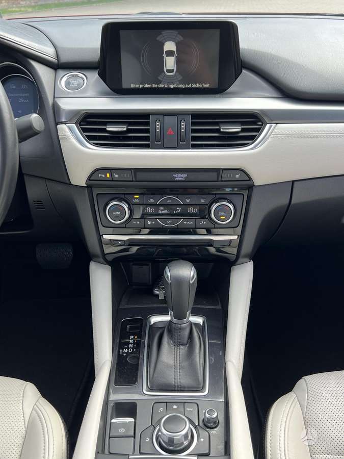 Mazda 6, 2.2 l., saloon / sedan