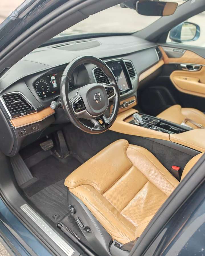 Volvo XC90 - 8