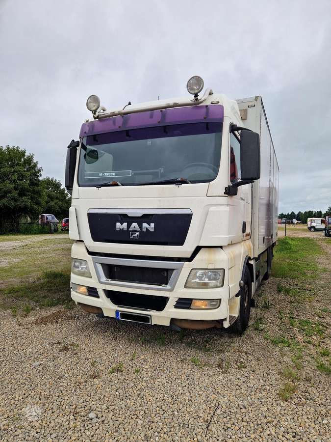 MAN TGX 26.440, kietašoniai