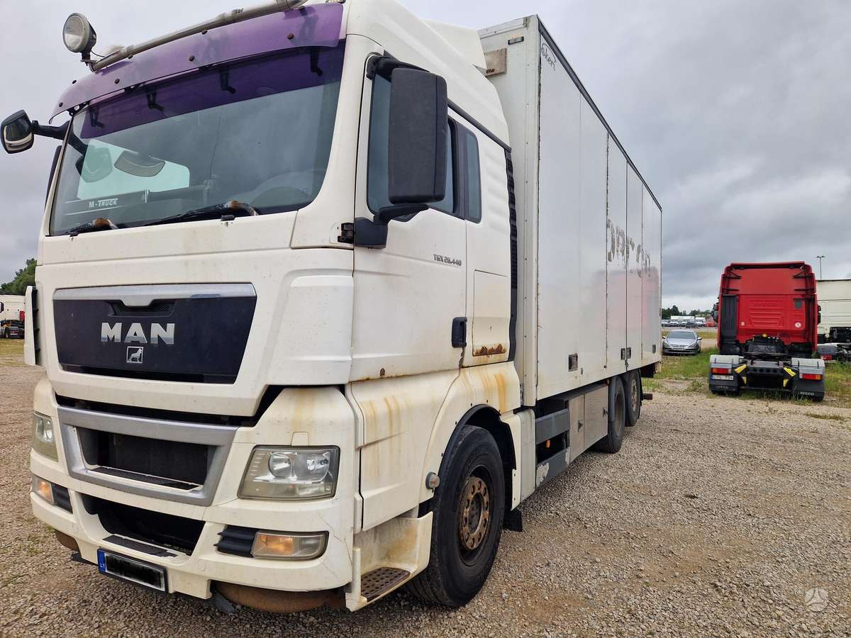 MAN TGX 26.440, kietašoniai