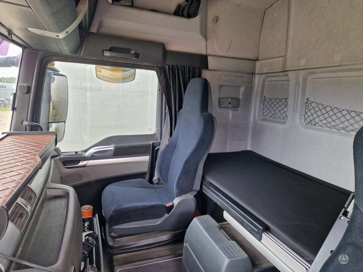 MAN TGX 26.440, kietašoniai