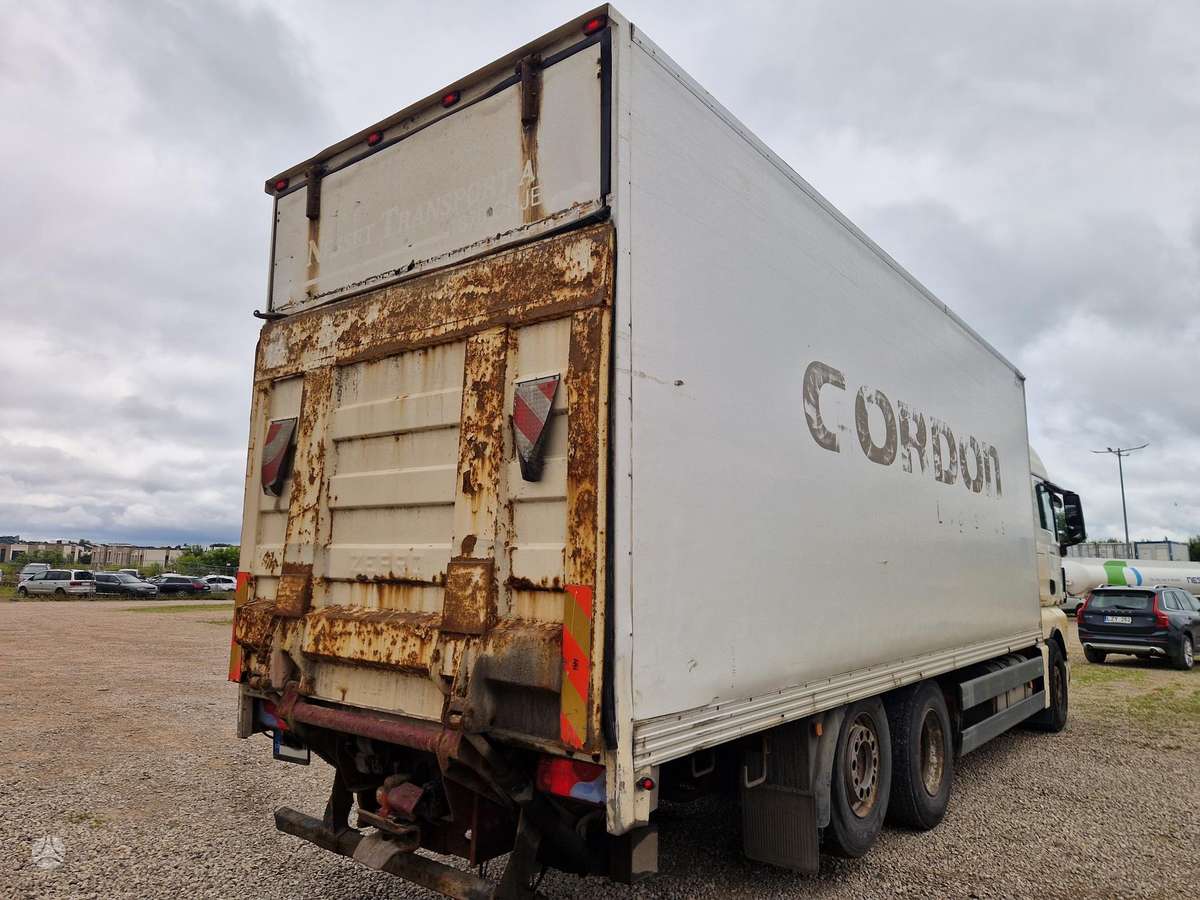 MAN TGX 26.440, kietašoniai