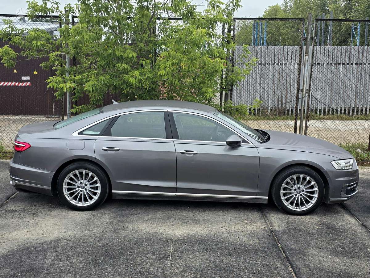 Audi A8, 3.0 l., sedanas