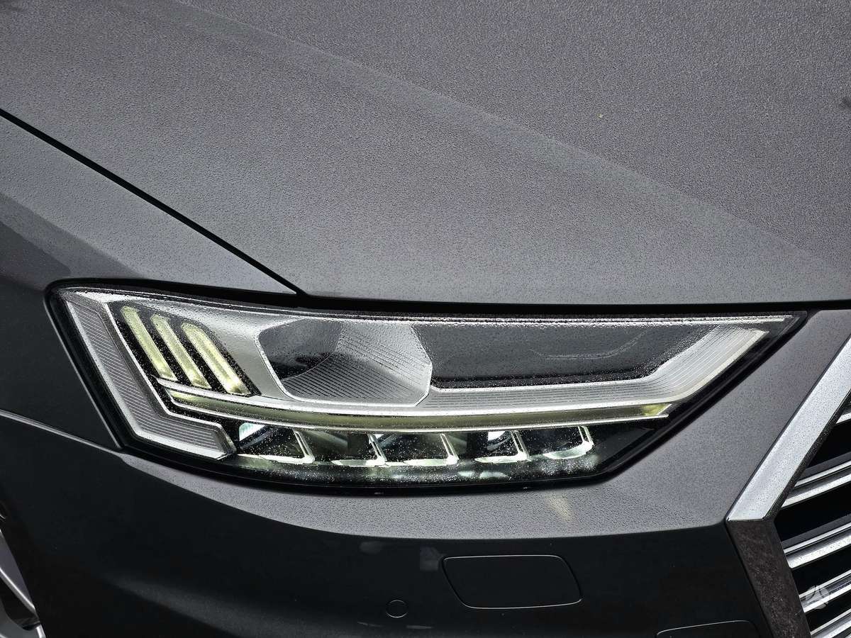 Audi A8, 3.0 l., sedanas