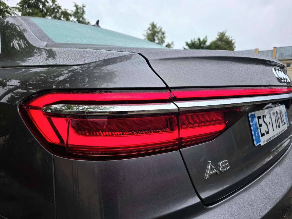 Audi A8, 3.0 l., sedanas