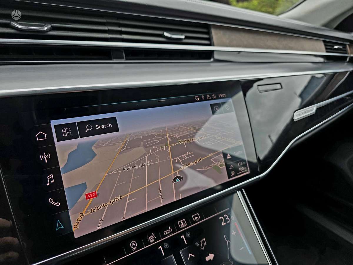 Audi A8, 3.0 l., sedanas