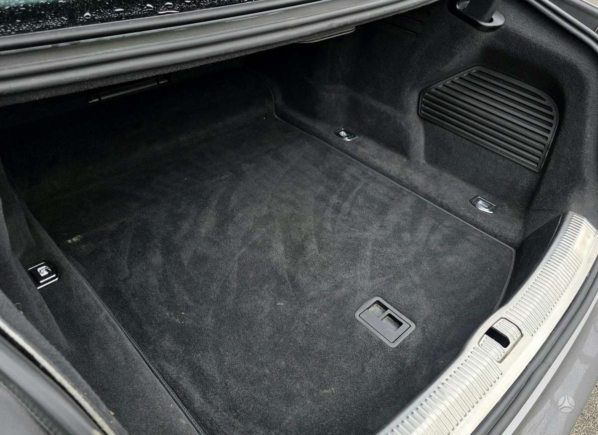 Audi A8, 3.0 l., sedanas