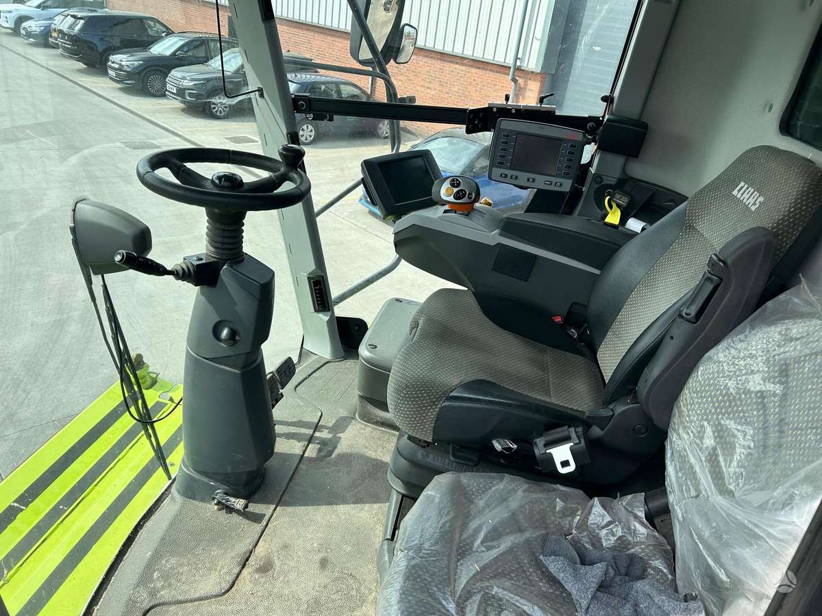 Claas Lexion 770TT, combine harvesters