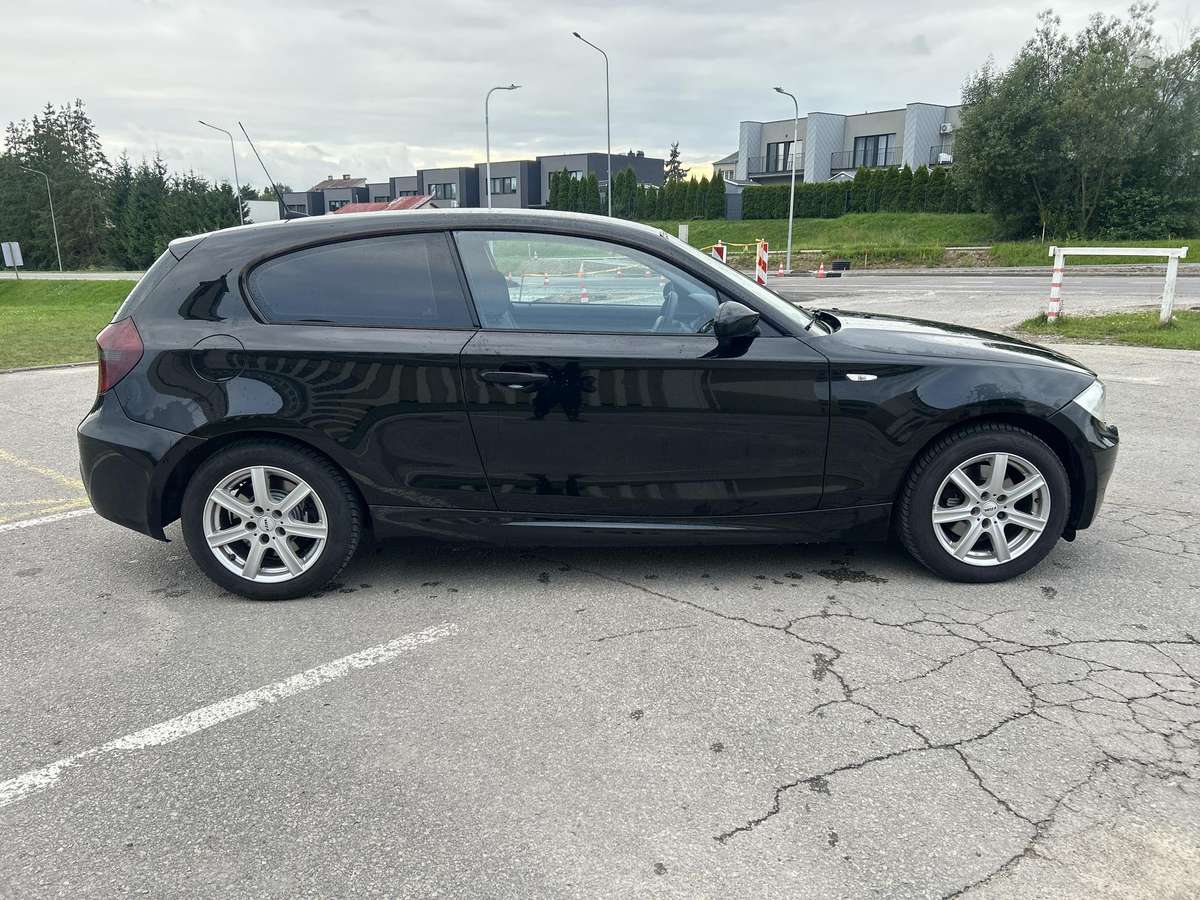 BMW 120, 2.0 l., hatchback