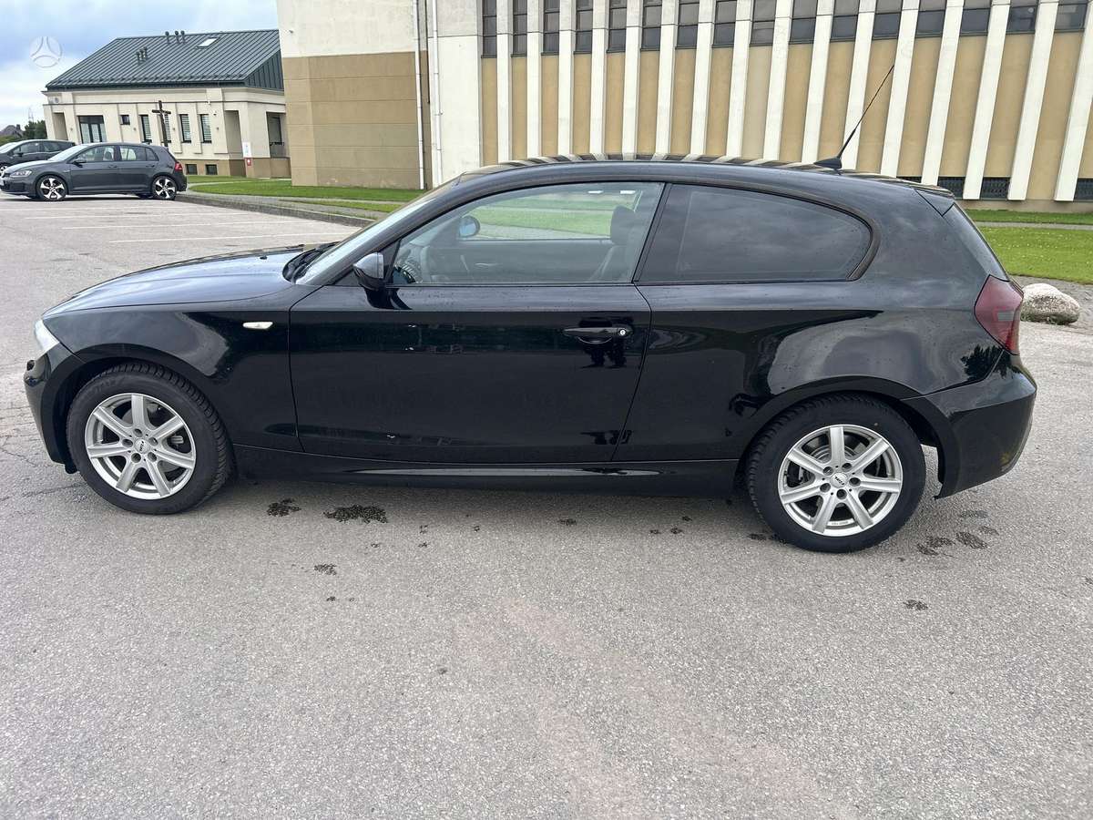 BMW 120, 2.0 l., hatchback
