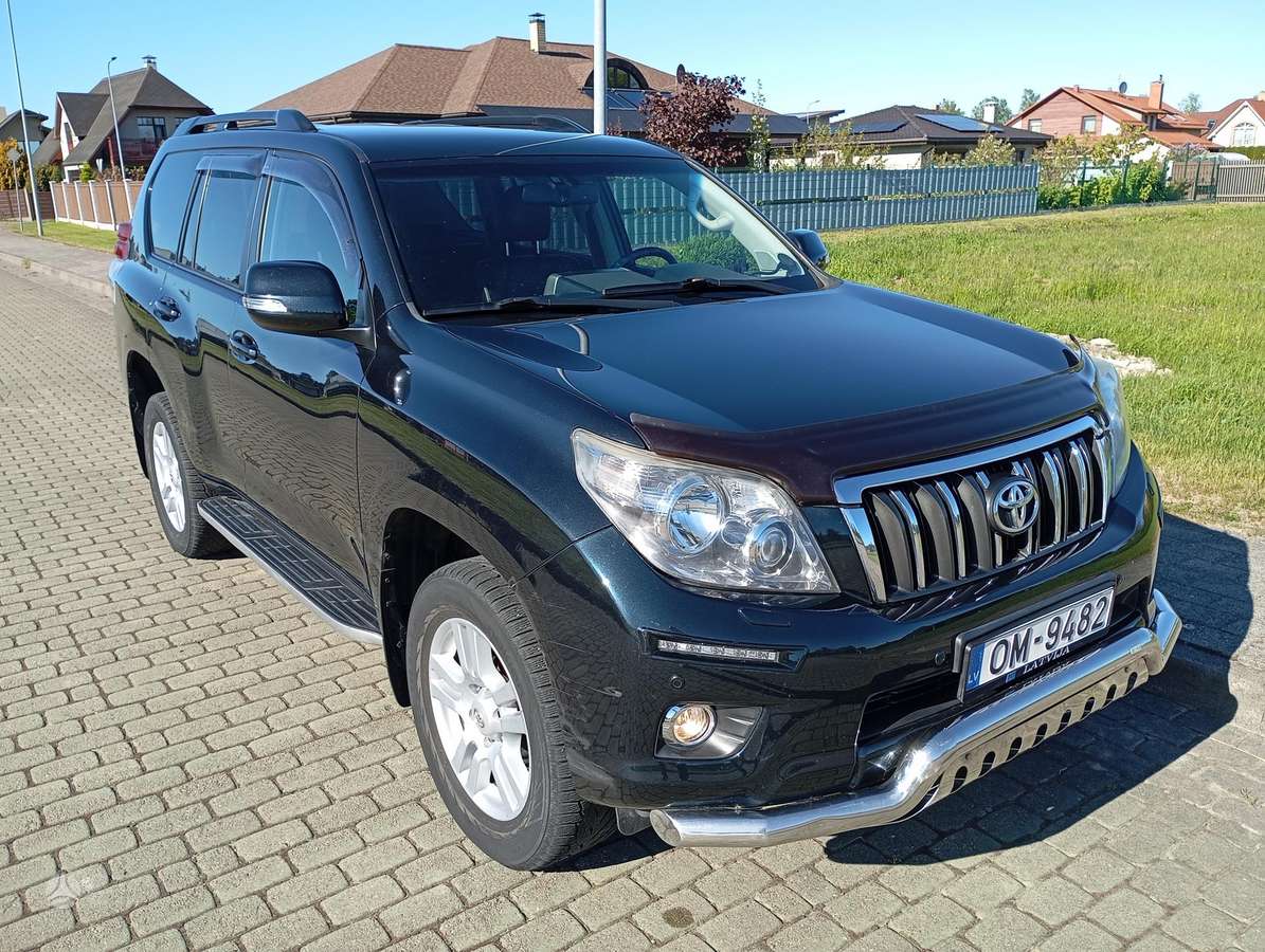 Toyota Land Cruiser - 1