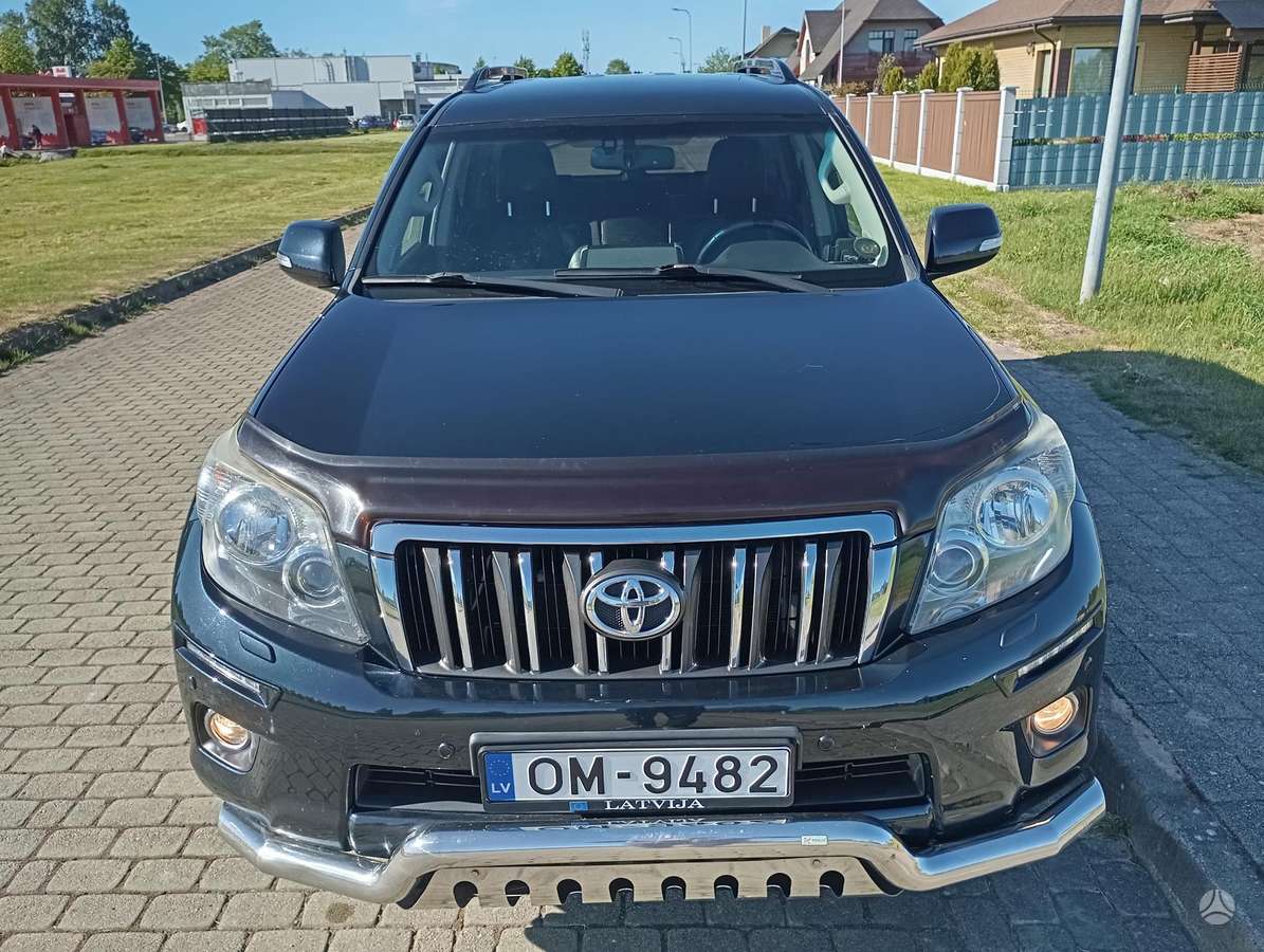 Toyota Land Cruiser - 2