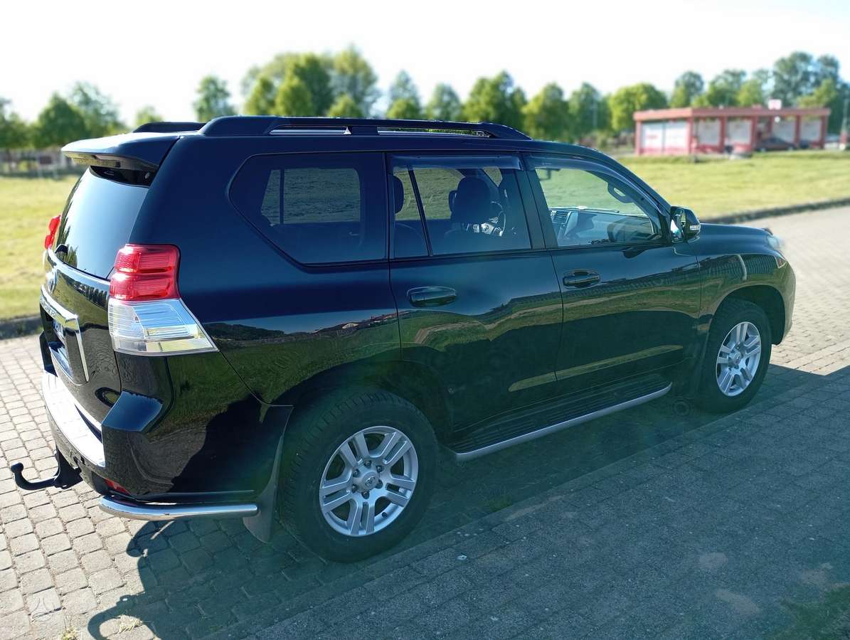 Toyota Land Cruiser - 4