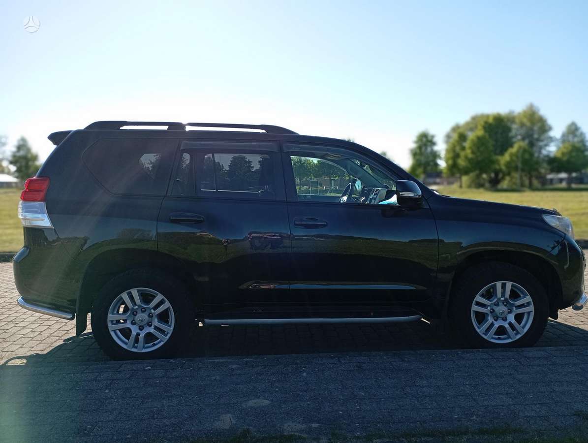 Toyota Land Cruiser - 5