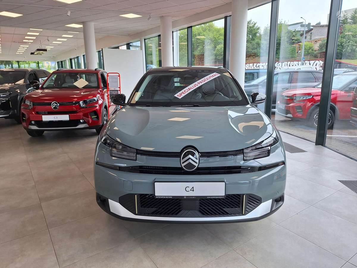 Citroen C4, 1.2 l., hatchback