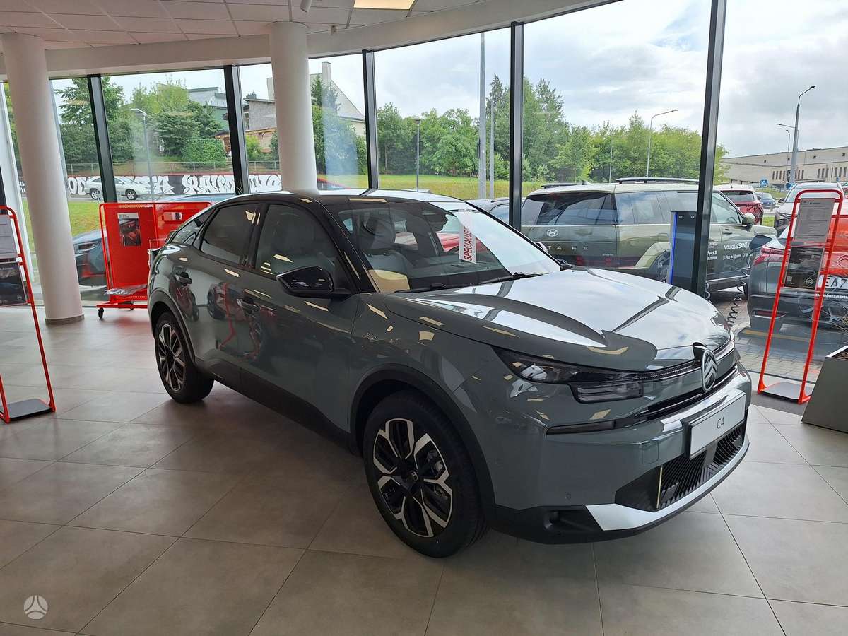 Citroen C4, 1.2 l., hatchback