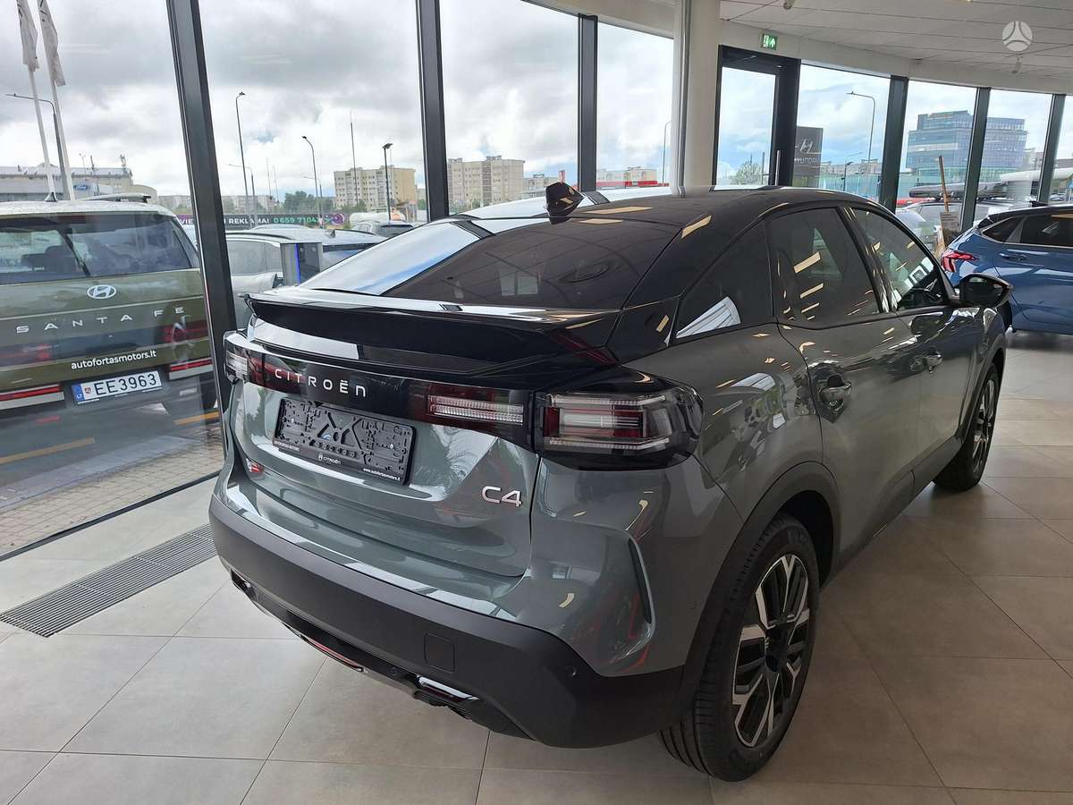 Citroen C4, 1.2 l., hatchback