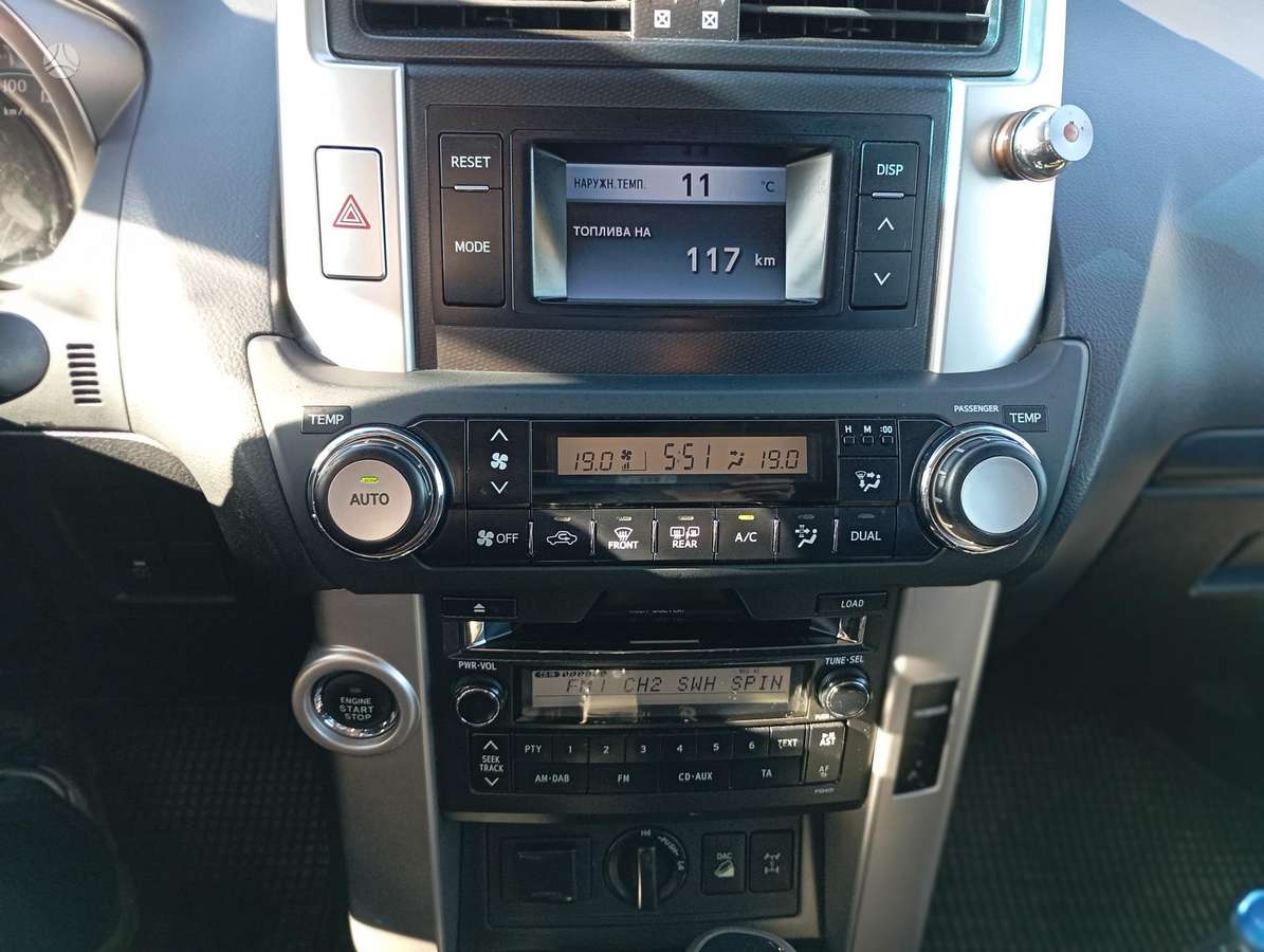 Toyota Land Cruiser - 12