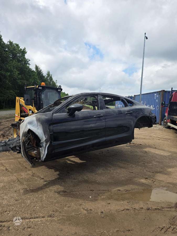 Porsche Panamera body parts