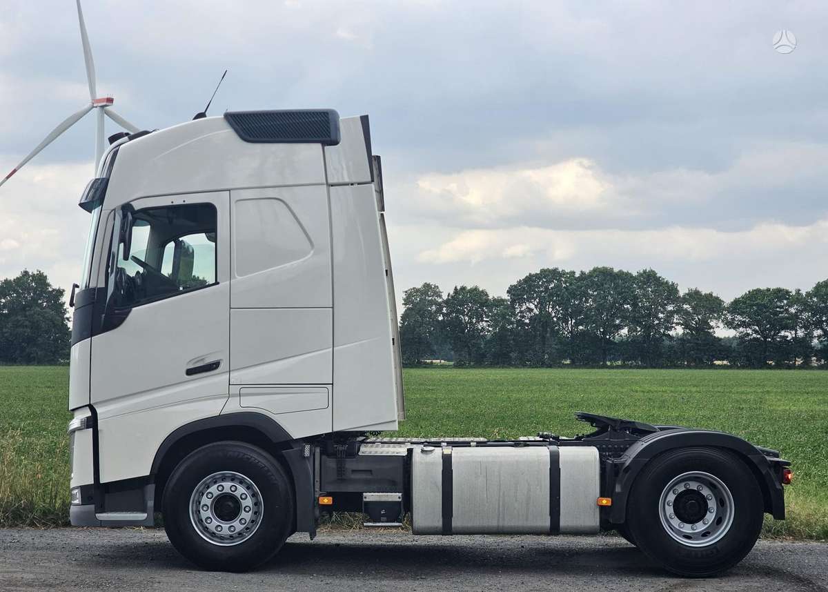 Volvo FH460, double sleeper