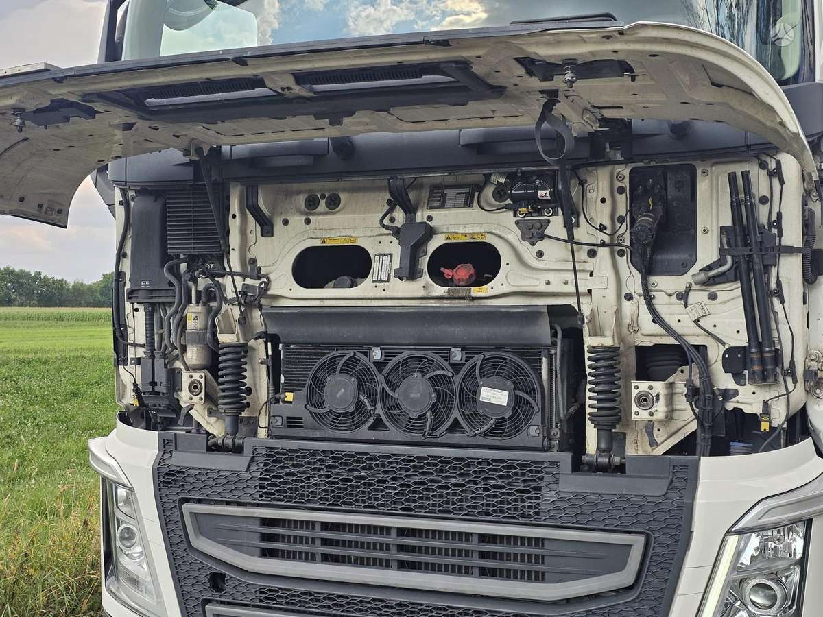 Volvo FH460, double sleeper
