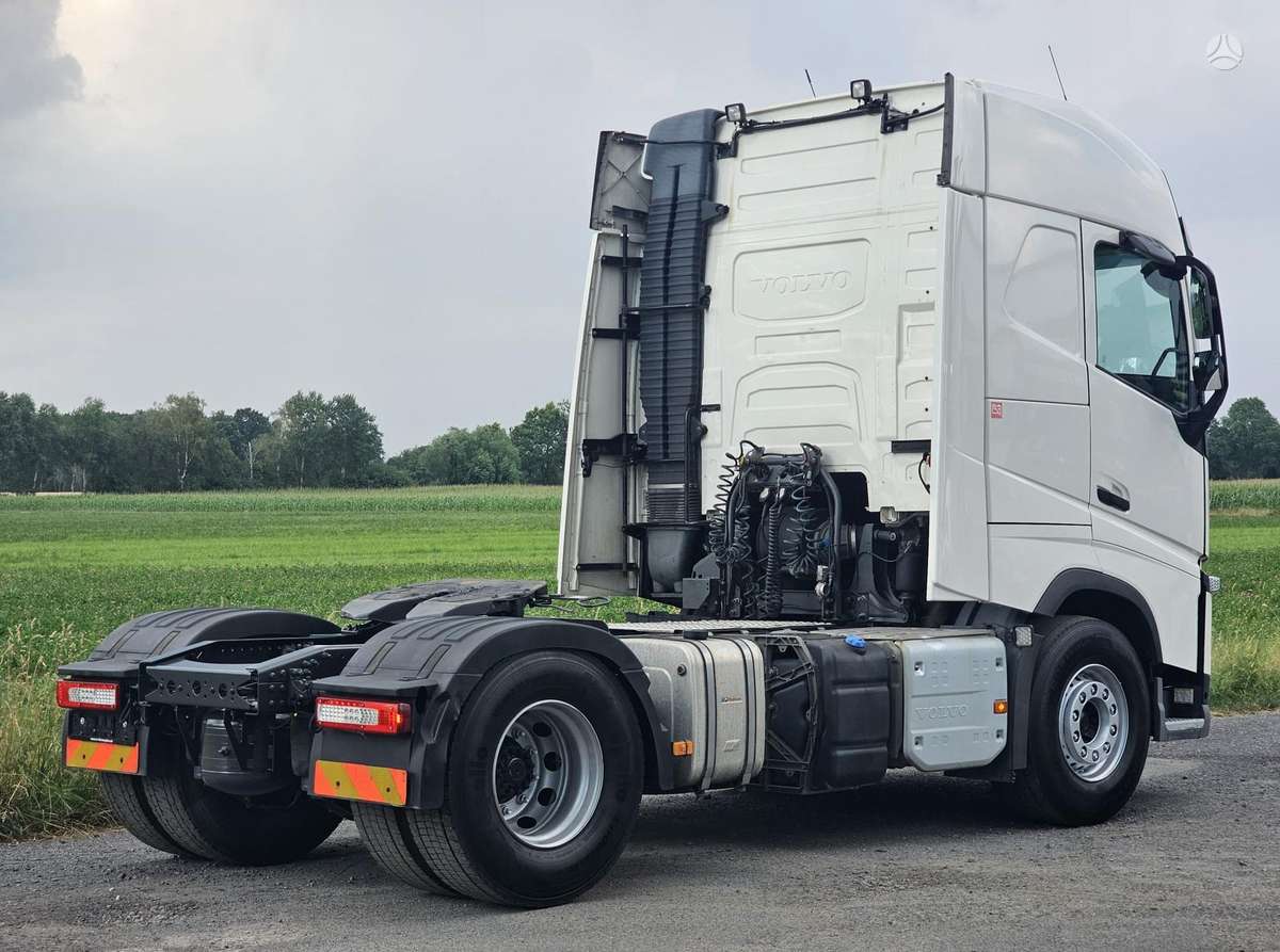 Volvo FH460, double sleeper