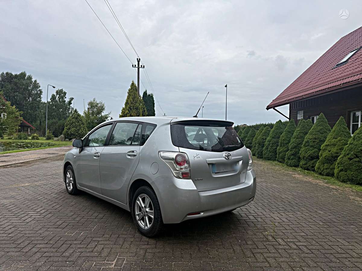 Toyota Verso - 4