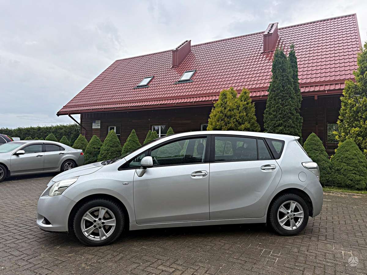 Toyota Verso - 5