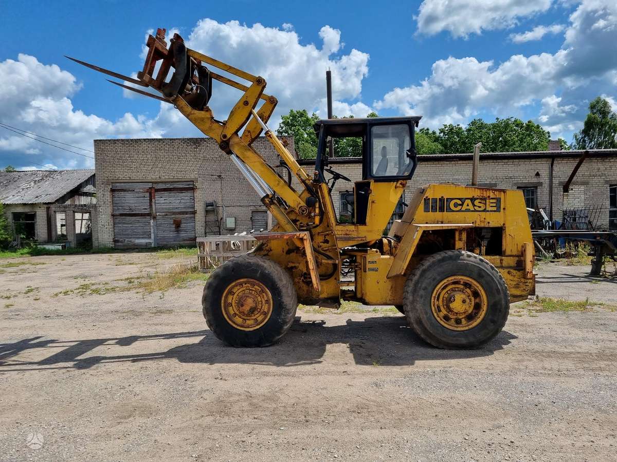 Case W20, frontal loader