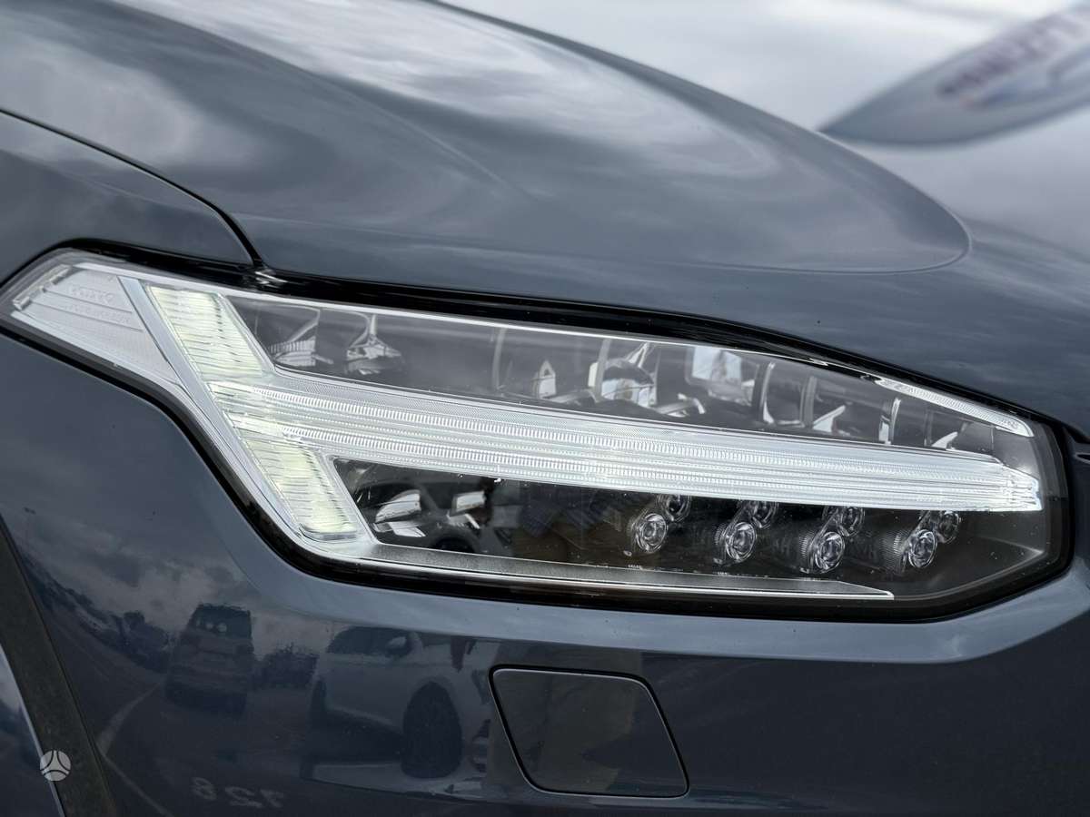 Volvo XC90 - 8
