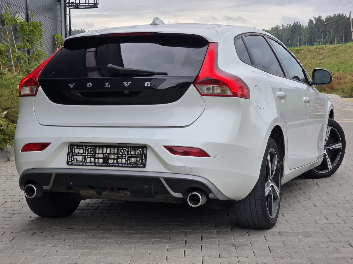 Volvo V40, 2.0 l., hatchback