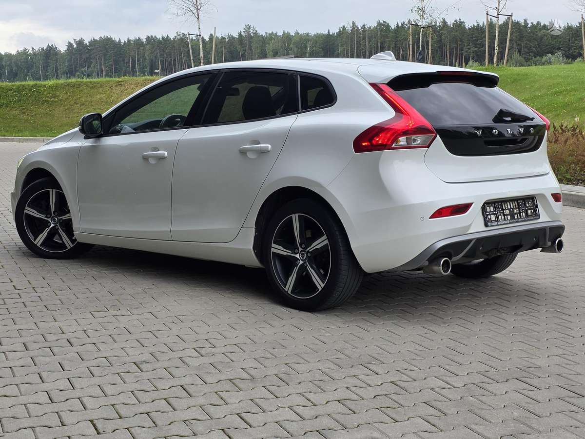 Volvo V40, 2.0 l., Хэтчбек