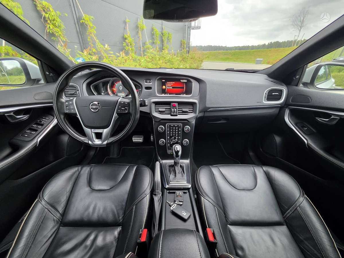 Volvo V40, 2.0 l., Хэтчбек