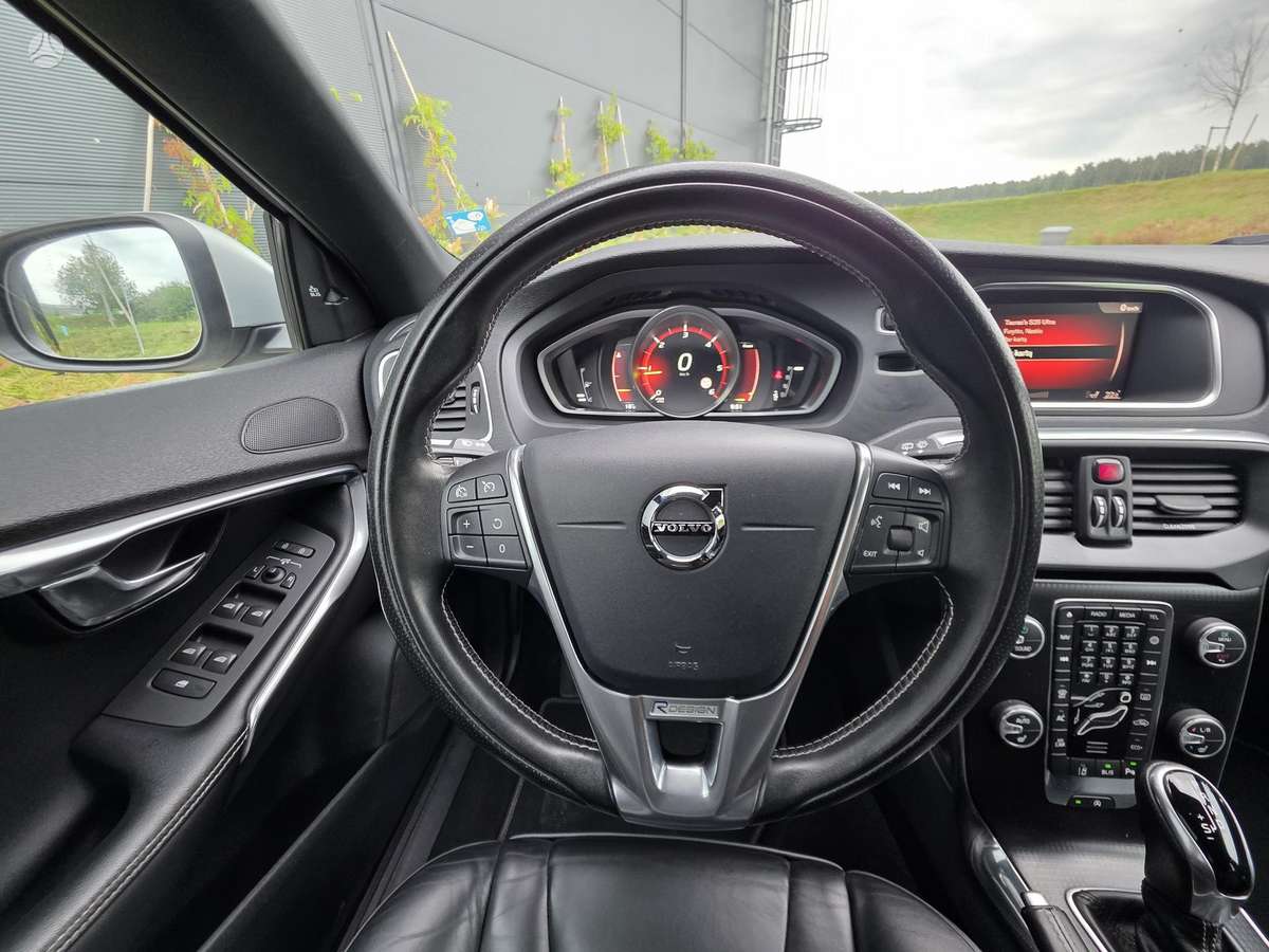 Volvo V40, 2.0 l., hatchback